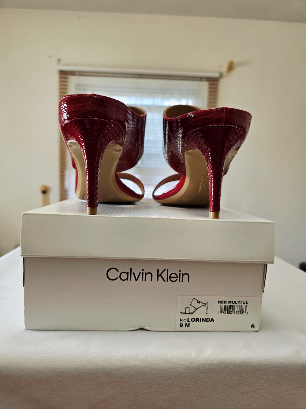 Calvin Klein Lorinda Sandal In Red Multi Size 9M - Picture 7 of 12